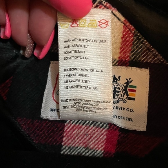 𝅺🎀 Hudson Bay Olympic Games Plaid lined Shacket, Size S, - Picture 9 of 9